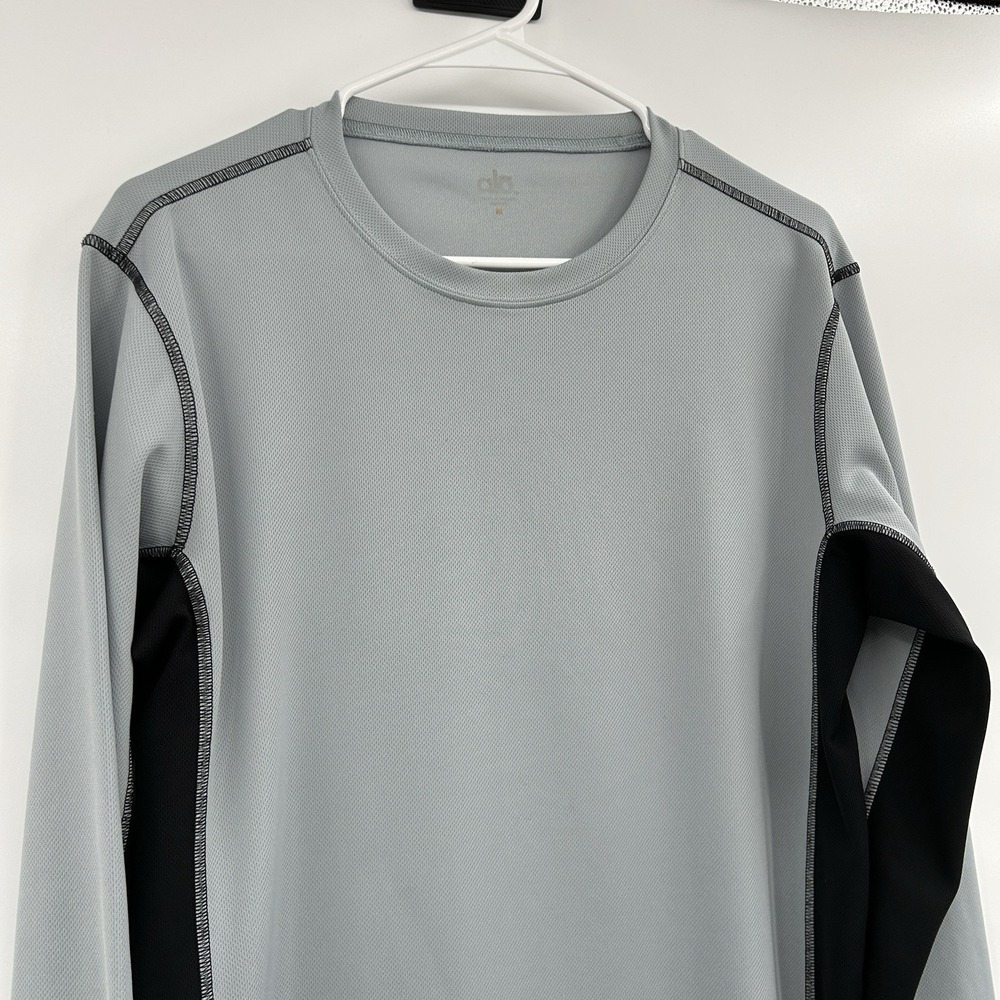 Alo Yoga Mens Long Sleeve Performance Shirt Size M Gray Black Gym Workout Train - Picture 2 of 7